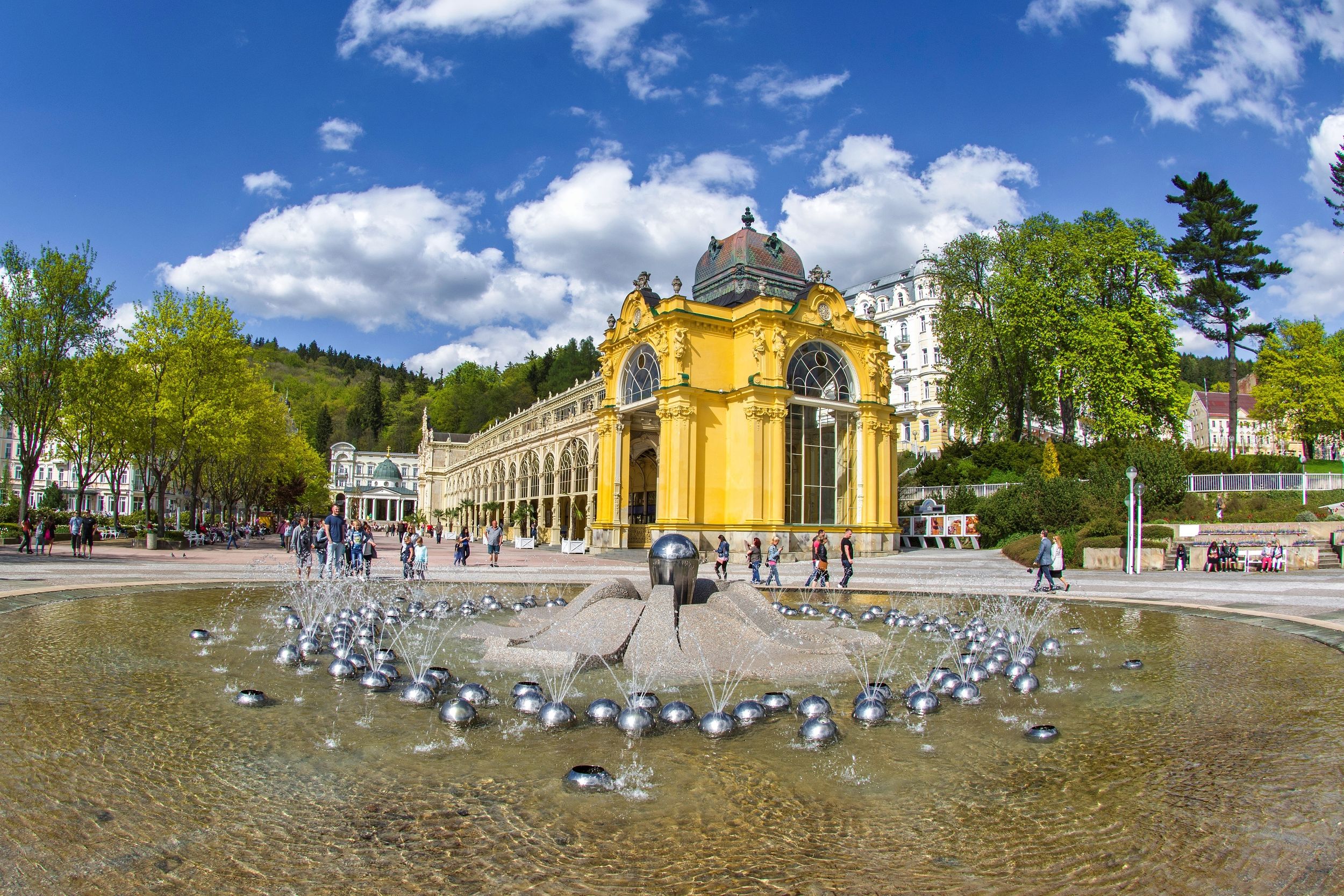 Main colonnade and Singing fountain in Marianske Lazne (Marienbad) - g