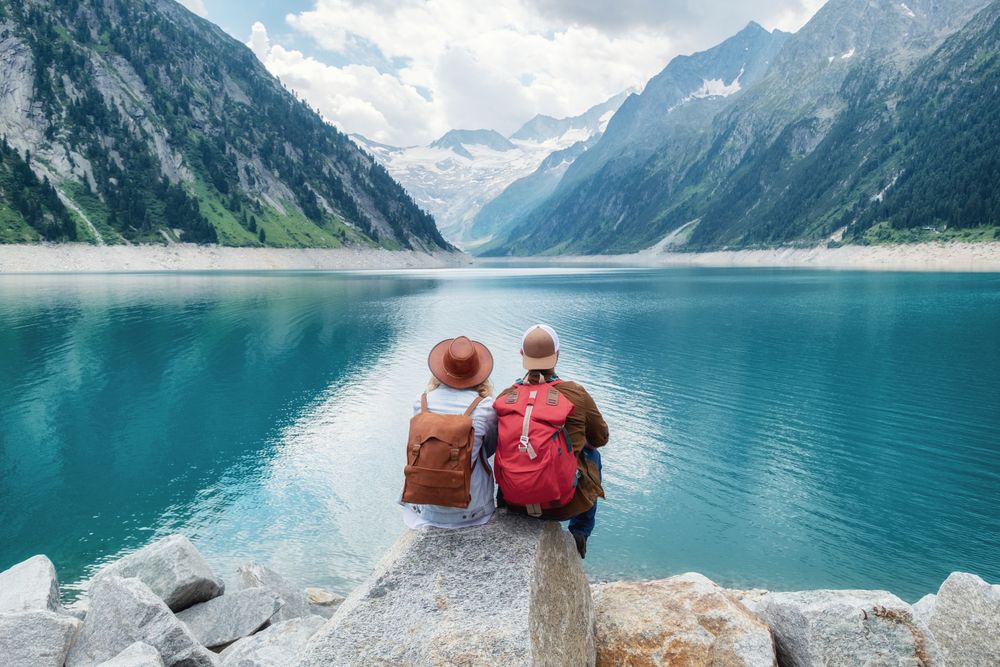 Paar am Bergsee