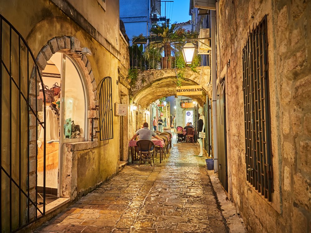 Historische Straßen von Budva