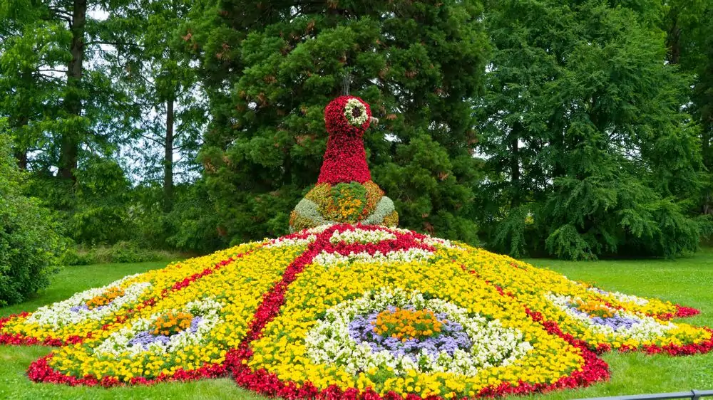 A colorful floral figure of a bird's fire on the island of Mainau